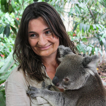 Bettina Kurz mit Koala in Australien